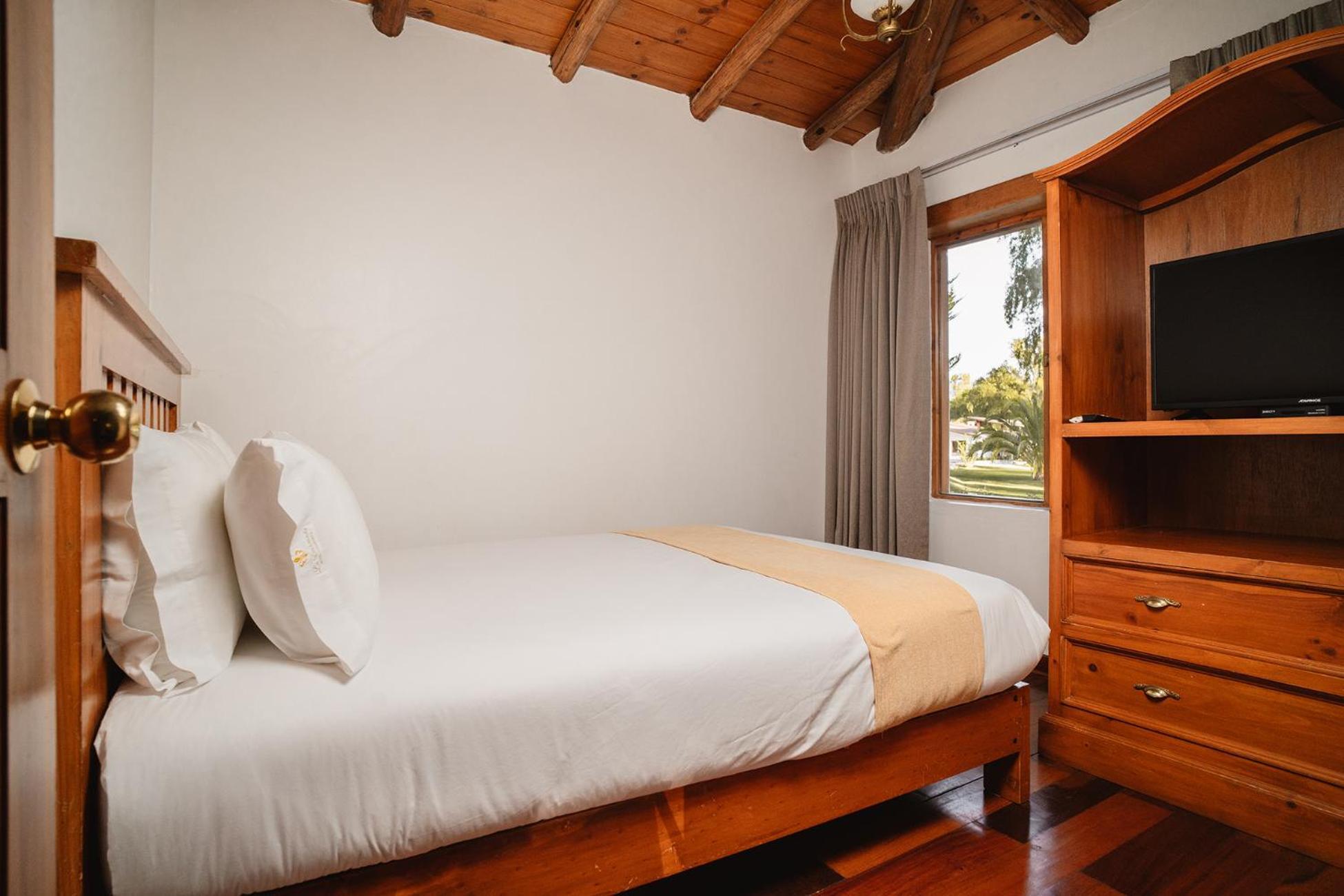 Ensenada Hotel Y Campo Asociado Casa Andina Кахамарка Экстерьер фото