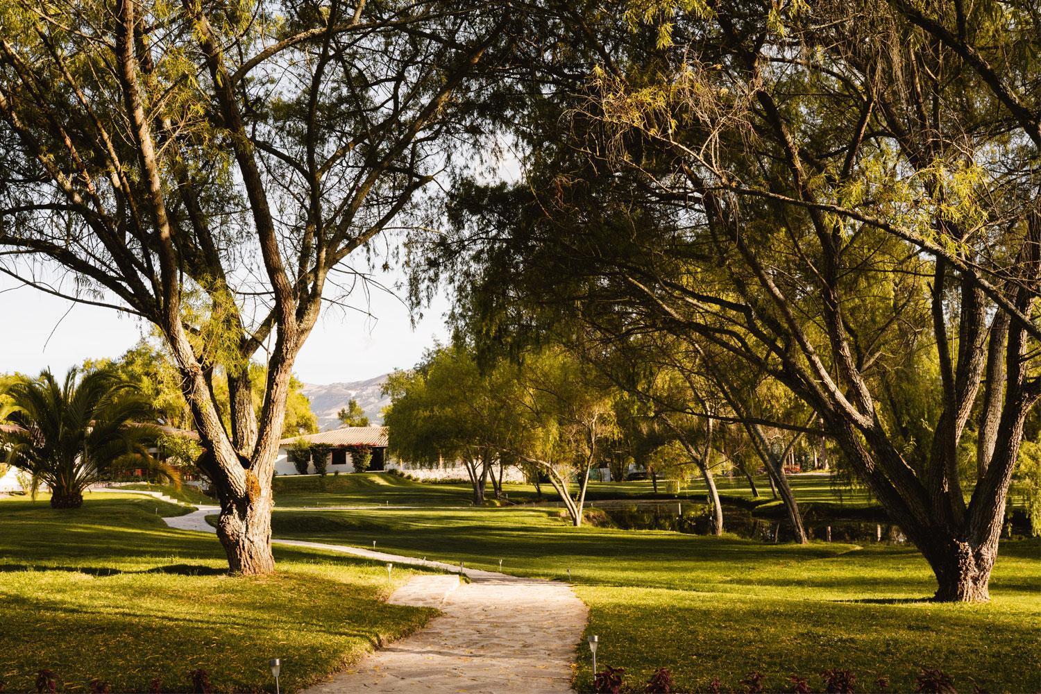 Ensenada Hotel Y Campo Asociado Casa Andina Кахамарка Экстерьер фото